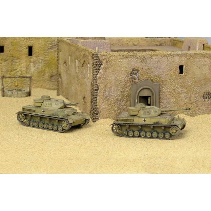 Plastikov model tanku Sd.Kfz.161 Pz.Kpfw.IV Ausf. F1/F2 (1:72) - Italeri Fast Assembly tanky 7514